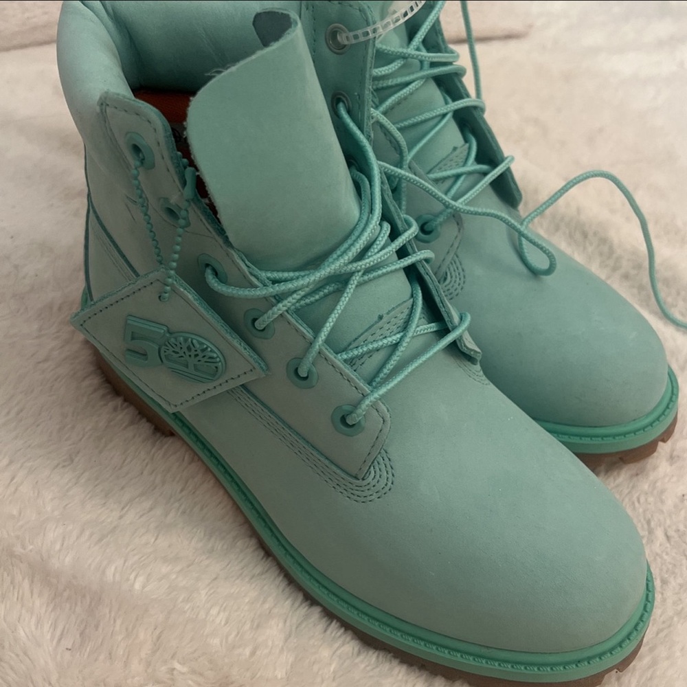 Youth 6/ omens 7.5 Timberland Boots